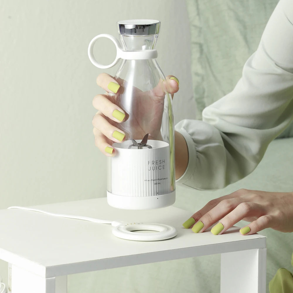 Electric Portable Mini Blender Bottle – Blend Fruits & Smoothies Anywhere